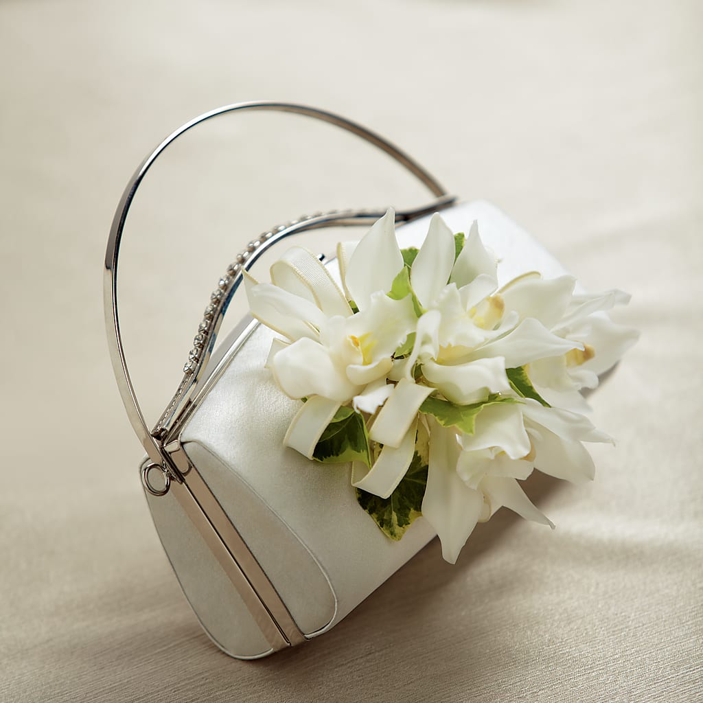 White Purse Decor – True Blooms, Winters CA