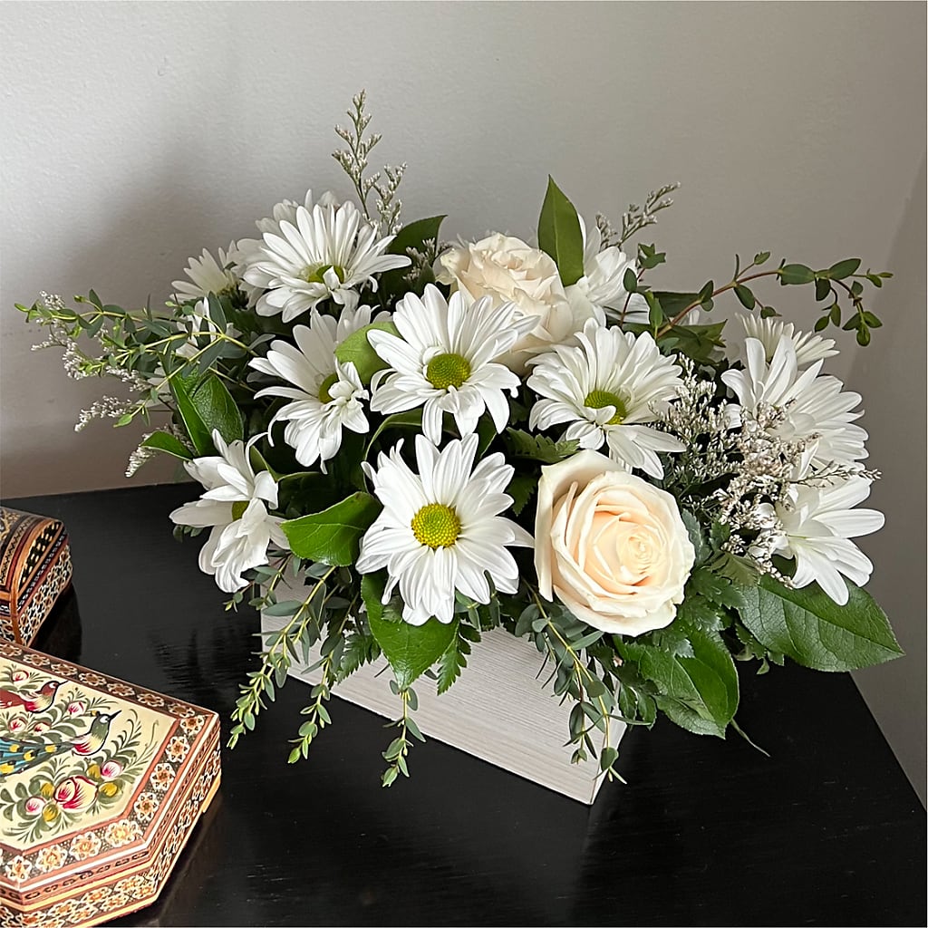 Fresh Linen Box Bouquet –  True Blooms, Winters CA