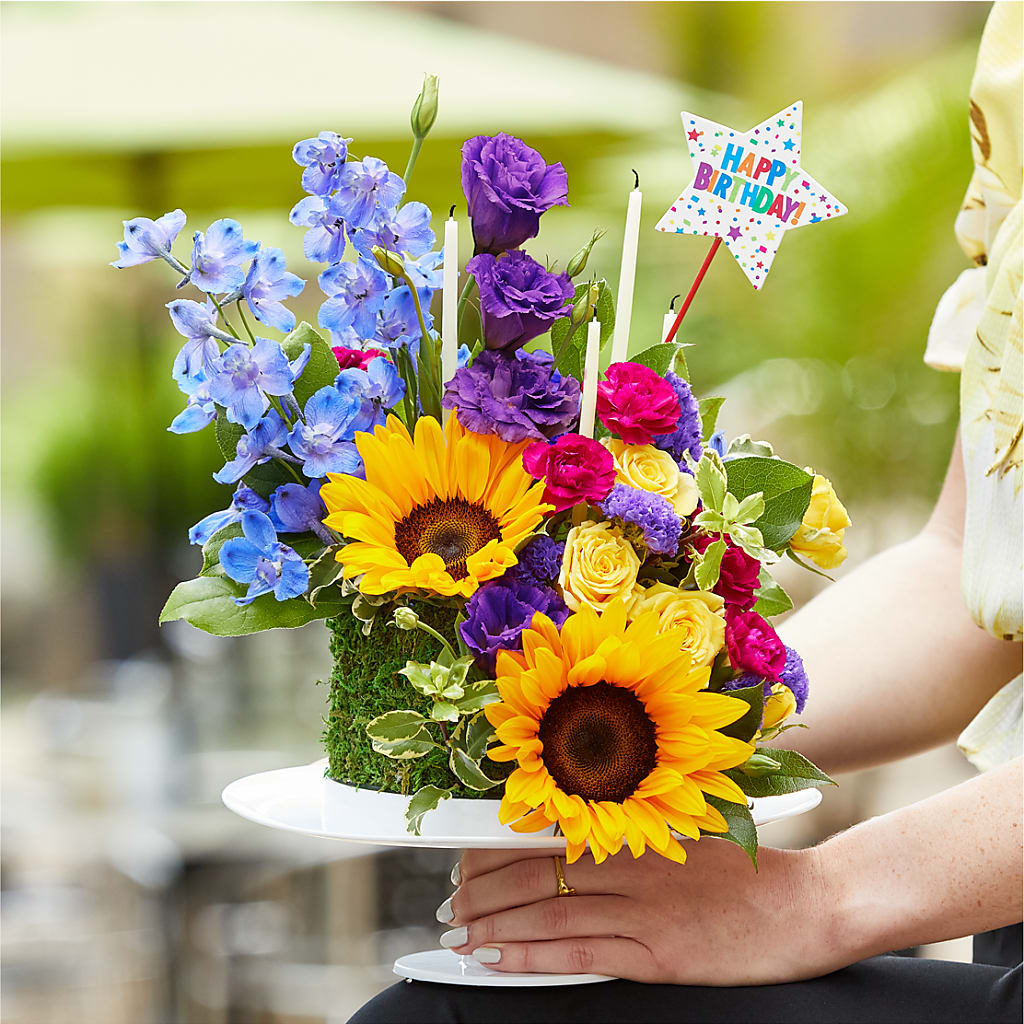 Star of the Day Floral Cake –  True Blooms, Winters CA